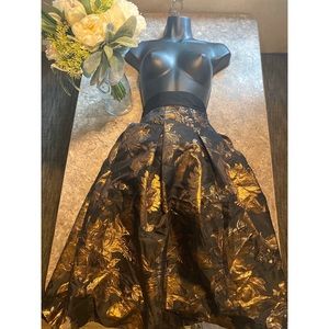 NWT White House Black Market Skirt